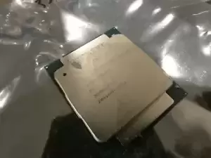 Intel Xeon E5-2618L V3 SR200 2.30GHz 20M Eight-Core LGA 2011-3 R3 Server CPU 75W