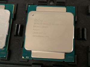 Intel Xeon E5-2667v3 8-Core 3.2GHz CPU Processor SR203 LGA2011-3