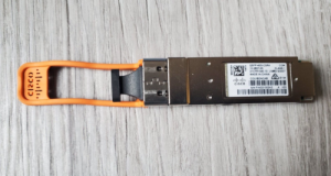 CISCO QSFP-40G-CSR4 transceiver Module  850nm 300m 10-2837-03