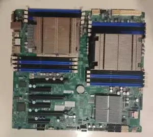 Bundle Supermicro X9DRI-F Dual LGA2011 E-ATX, 2 Xeon E5 2670 v2 CPU, heat sinks