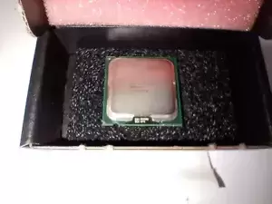 NEW NOS Intel SL9TZ Xeon 3060 2-Core 2.40GHz 4MB Socket 775 Open Box