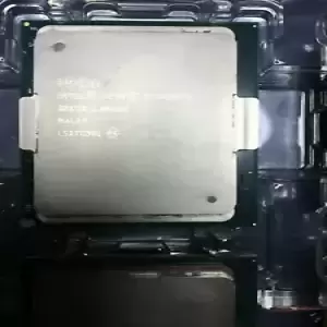 Intel Xeon SR1GX E7-4860 V2 12 Core 2.60GHz 8.00GT/s QPI 30MB Processor USA USA!