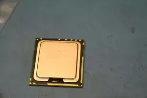 Intel Xeon E5620 SLBV4 Quad Core 2.40Ghz 12 MB 5.86GT/s LGA 1366 Processor