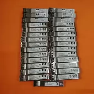 Lot of 29 HP 8G SW FC SFP+ TRANSCEIVER MODULE AJ718A (*)
